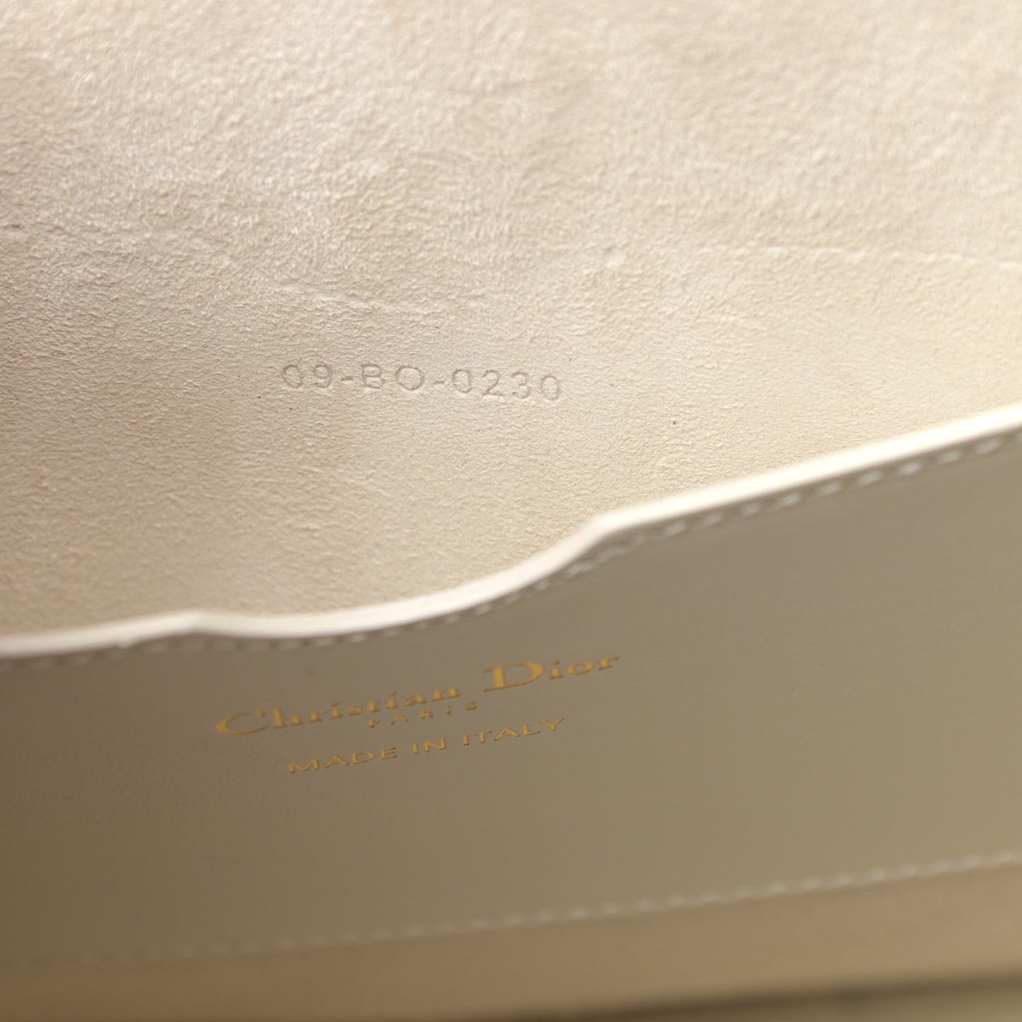 Box Calfskin Large Bobby Flap White