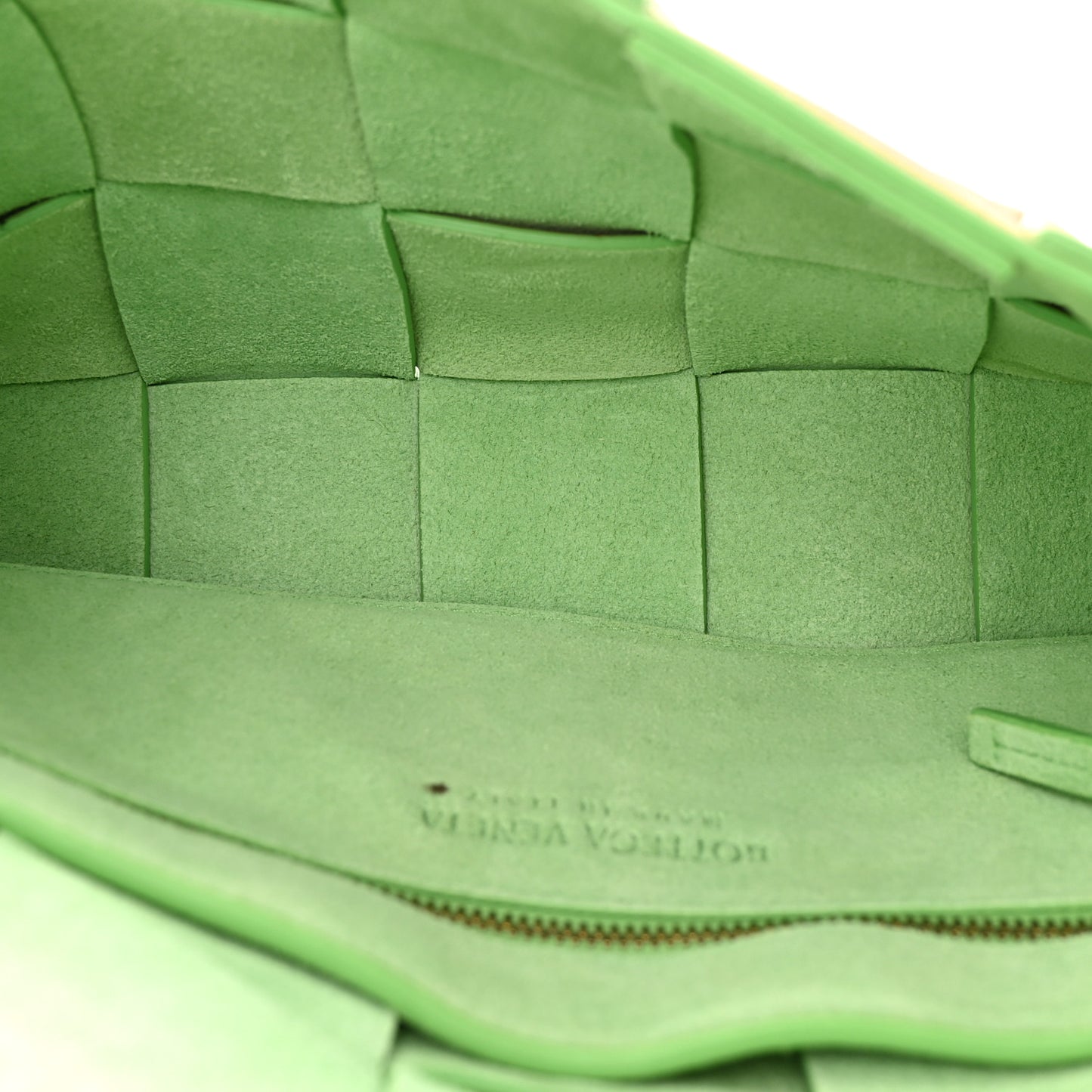 Grained Calfskin Maxi Intrecciato Cassette Crossbody Bag Caramel Pistachio
