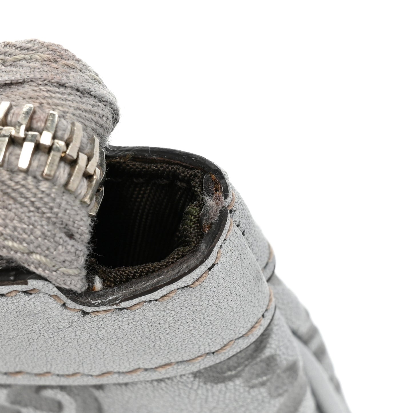 Guccissima New Britt Wristlet Silver