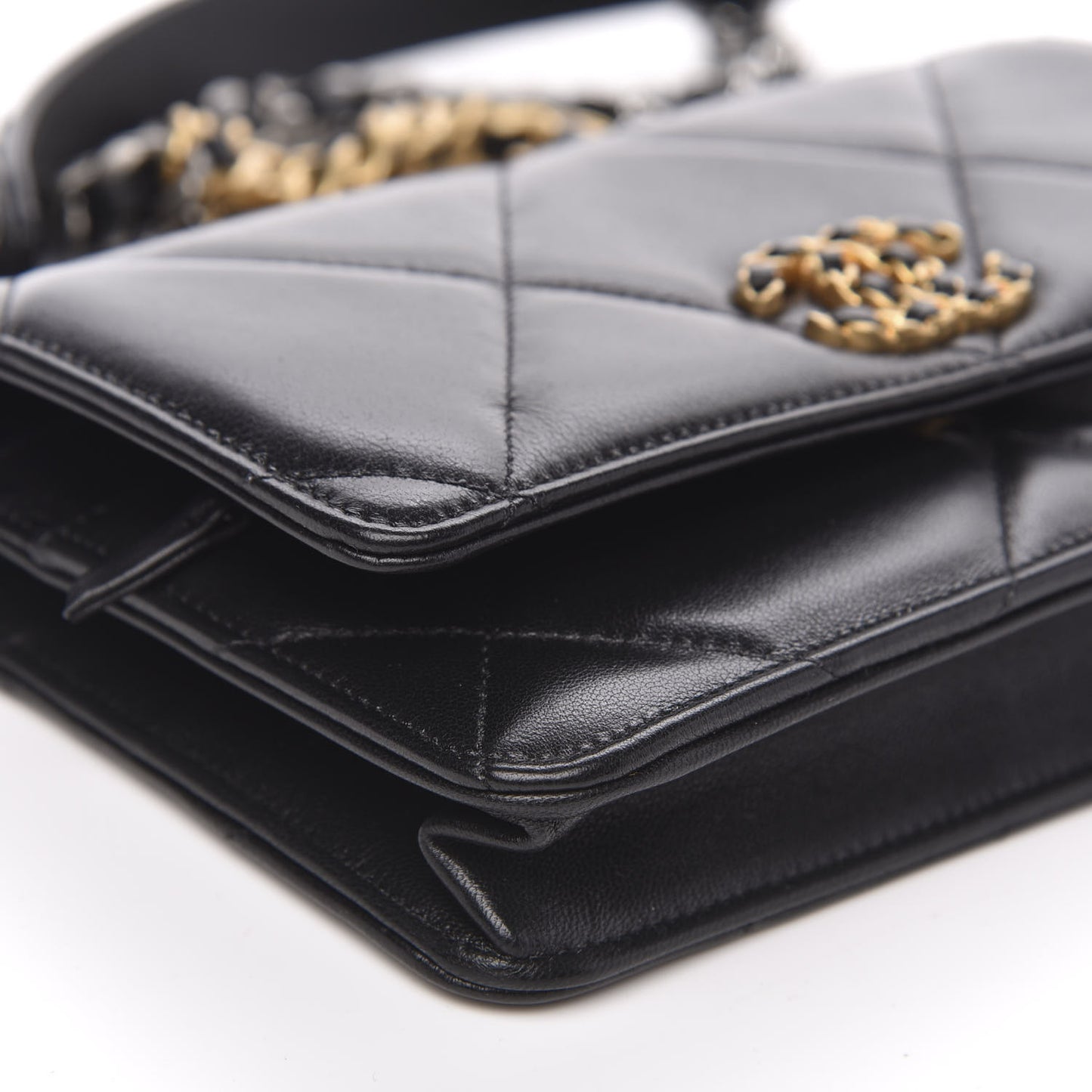 Goatskin Quilted 19 Wallet On Chain WOC Black
