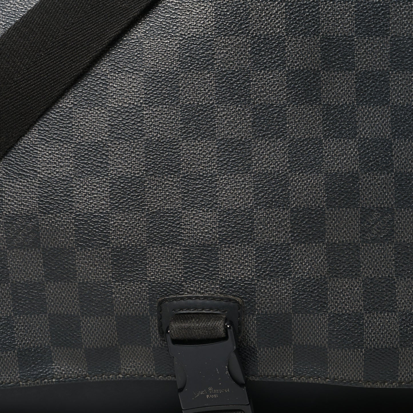 Damier Graphite Skyline Messenger PM