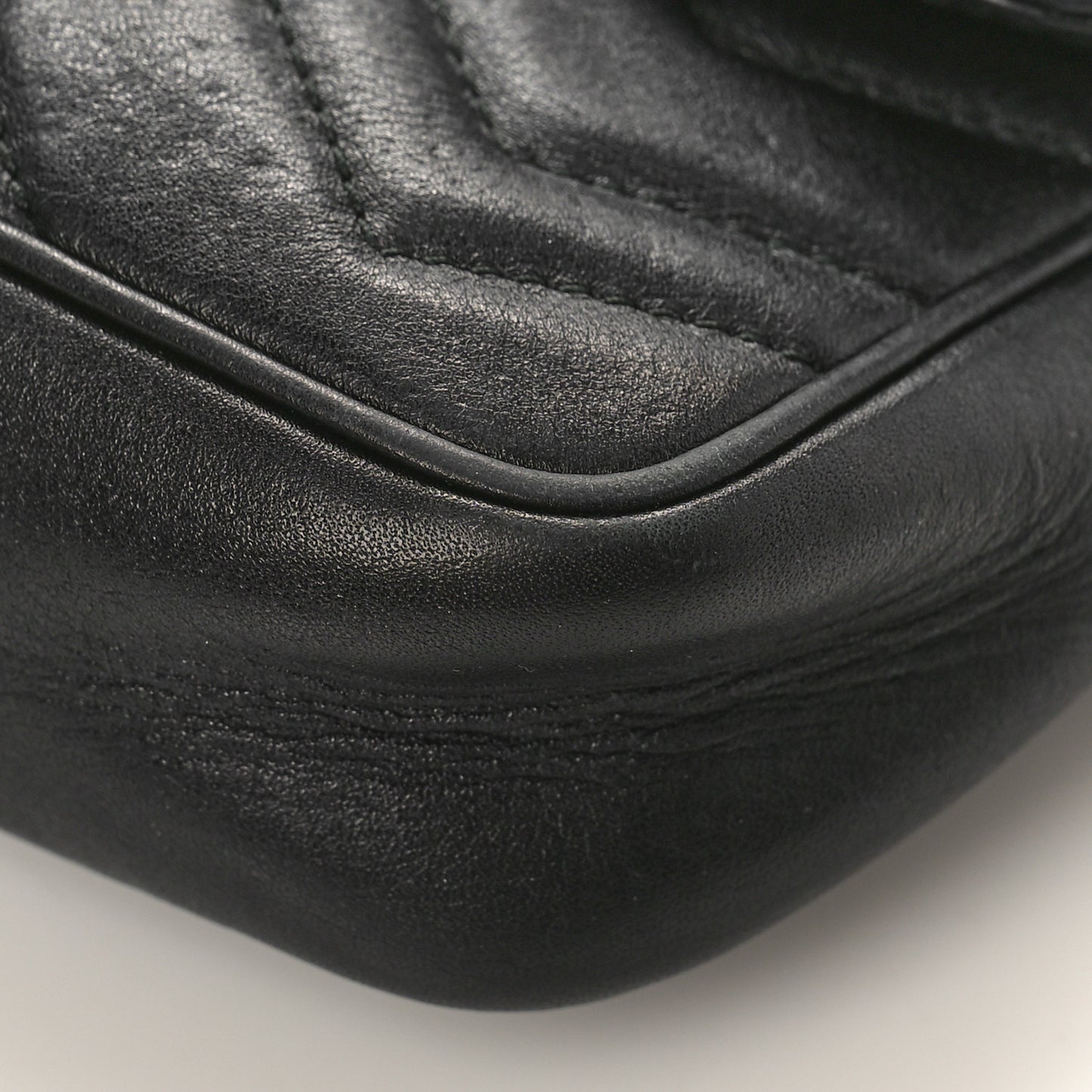 Calfskin Matelasse Super Mini GG Marmont Shoulder Bag Black