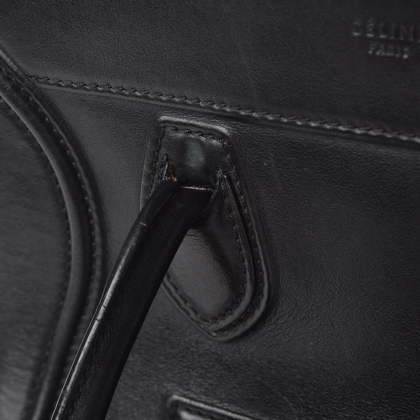 Smooth Calfskin Medium Phantom Luggage Black