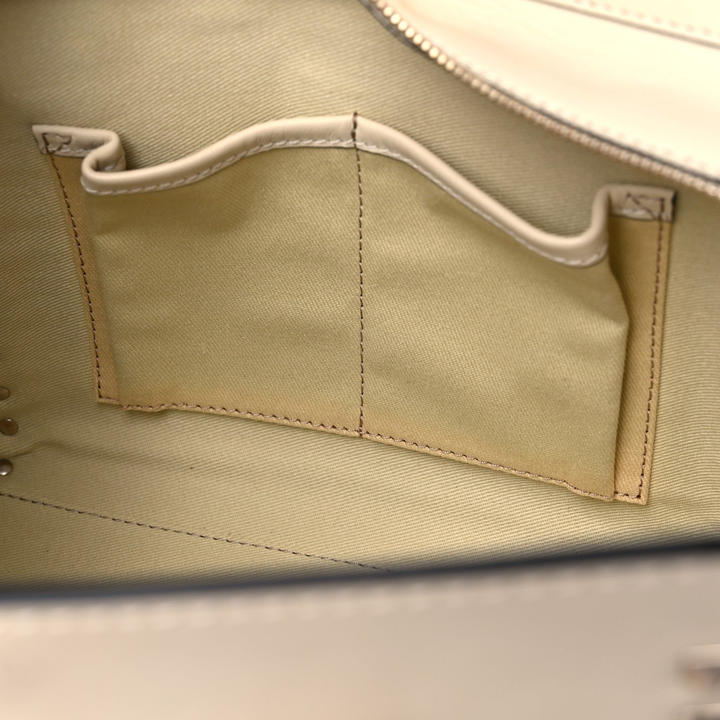Vitello Small Rockstud Double Handle Tote Ivory
