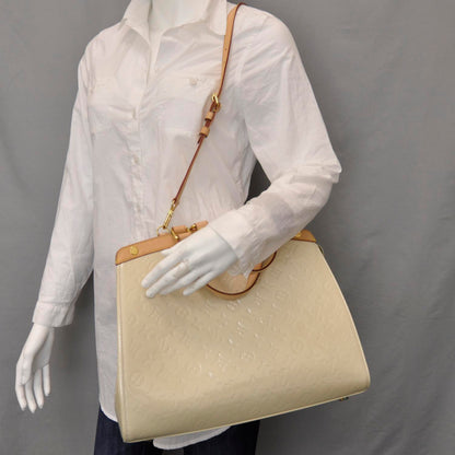 Louis Vuitton Vernis Brea GM Blanc Corail 2 of 7