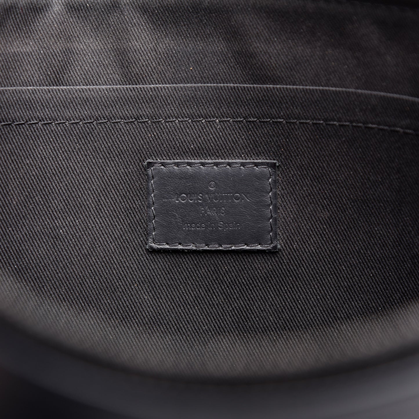 Calfskin Monogram Shadow Discovery Pochette Black