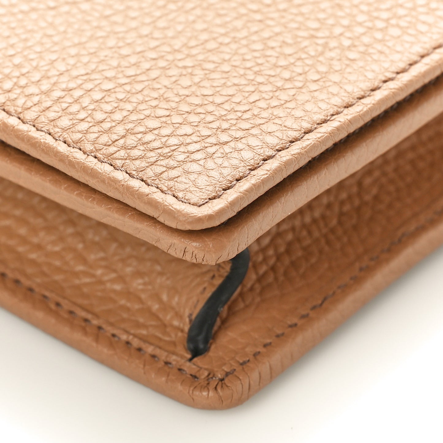 Pebbled Calfskin Soho Wallet On Chain Camelia