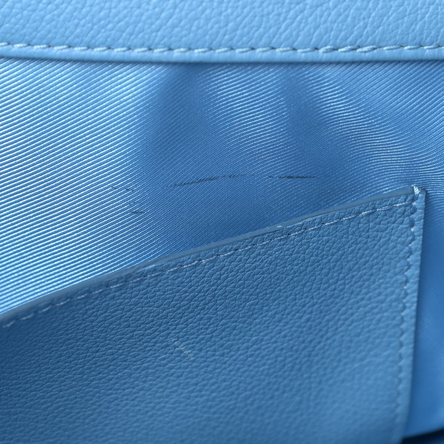 Calfskin Lockme MM Bleuet