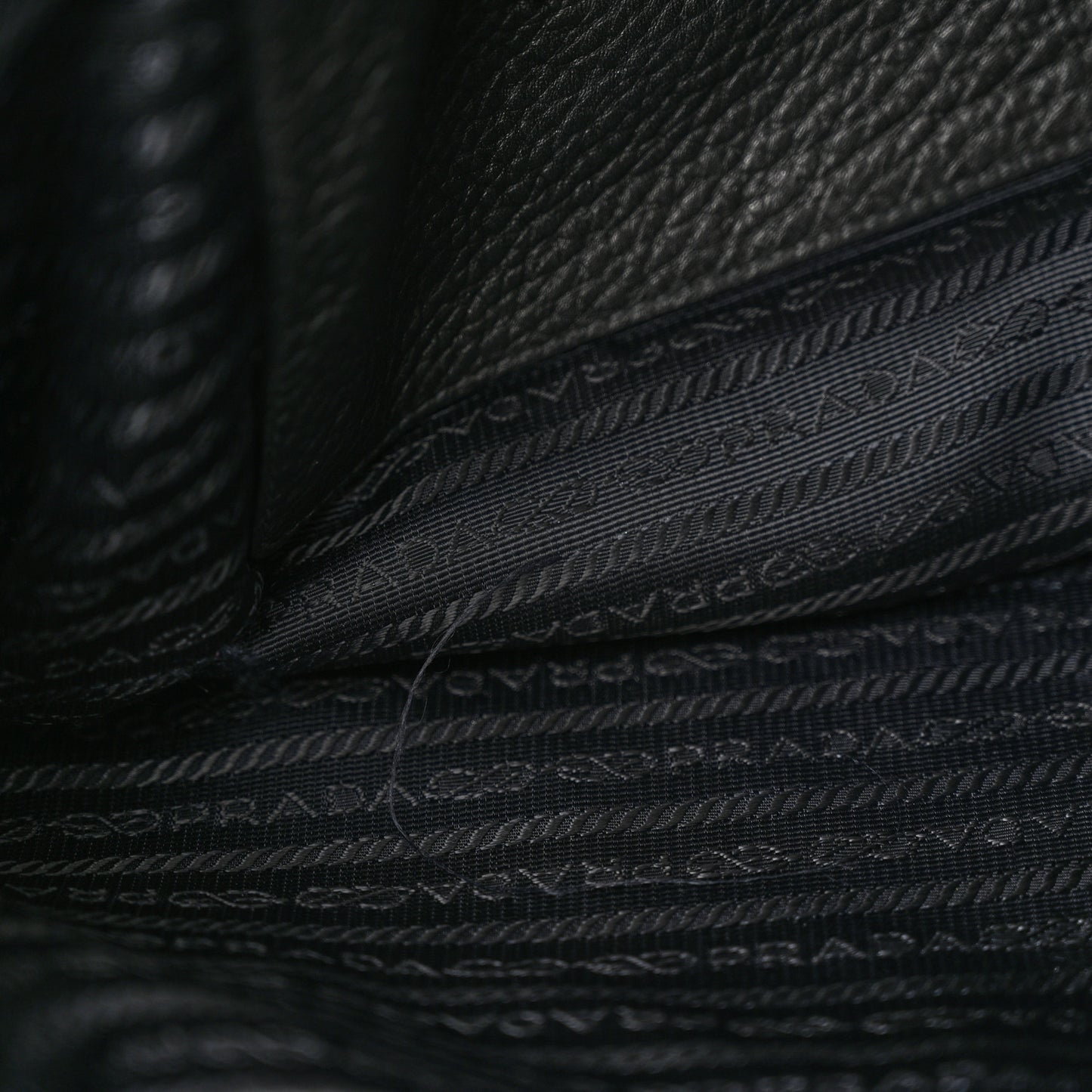 Vitello Daino Tote Black