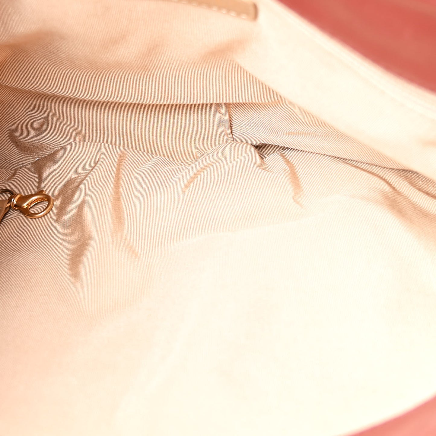 Calfskin Quilted Medium Retro Chain Tote Red