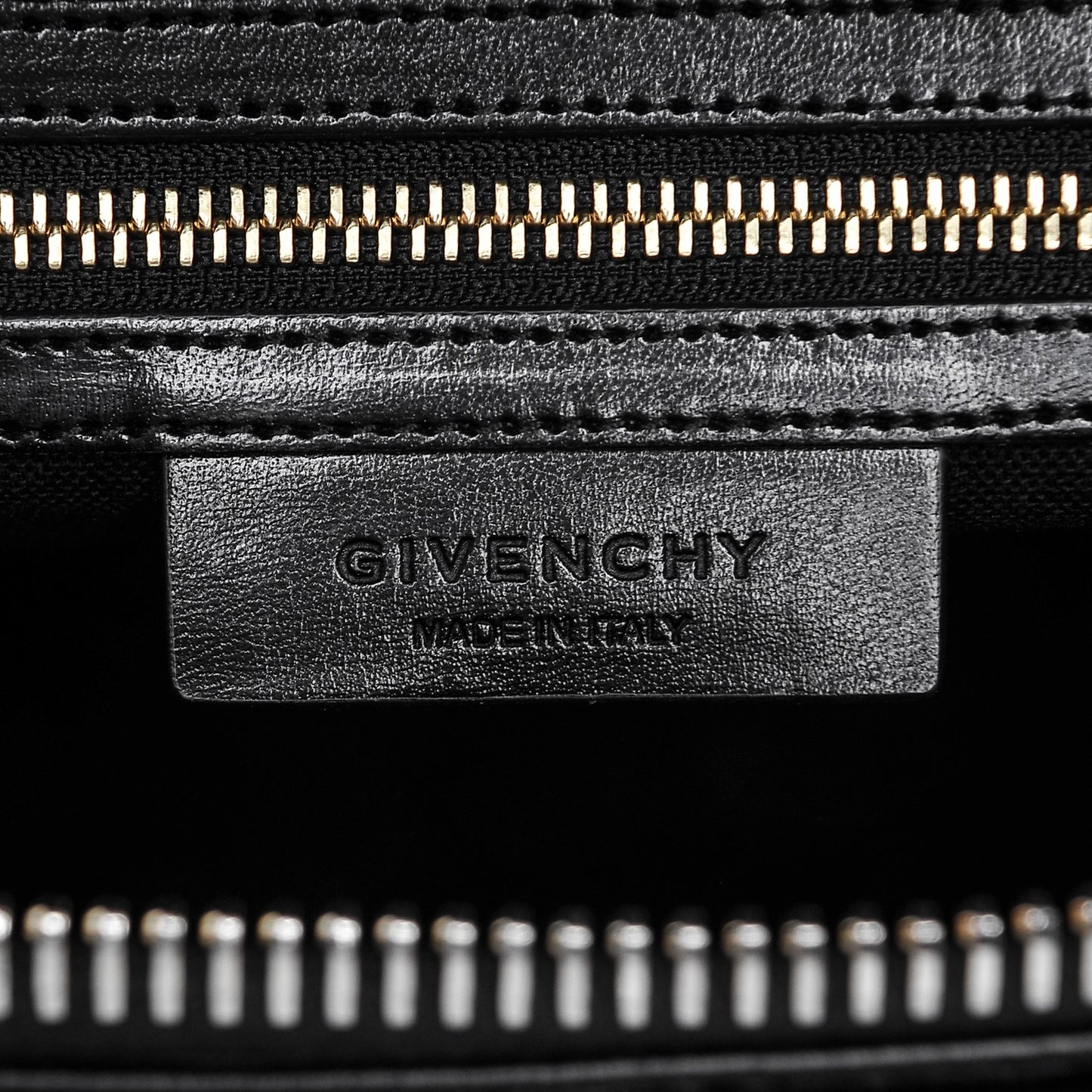 Shiny Lord Calfskin Small Antigona Black