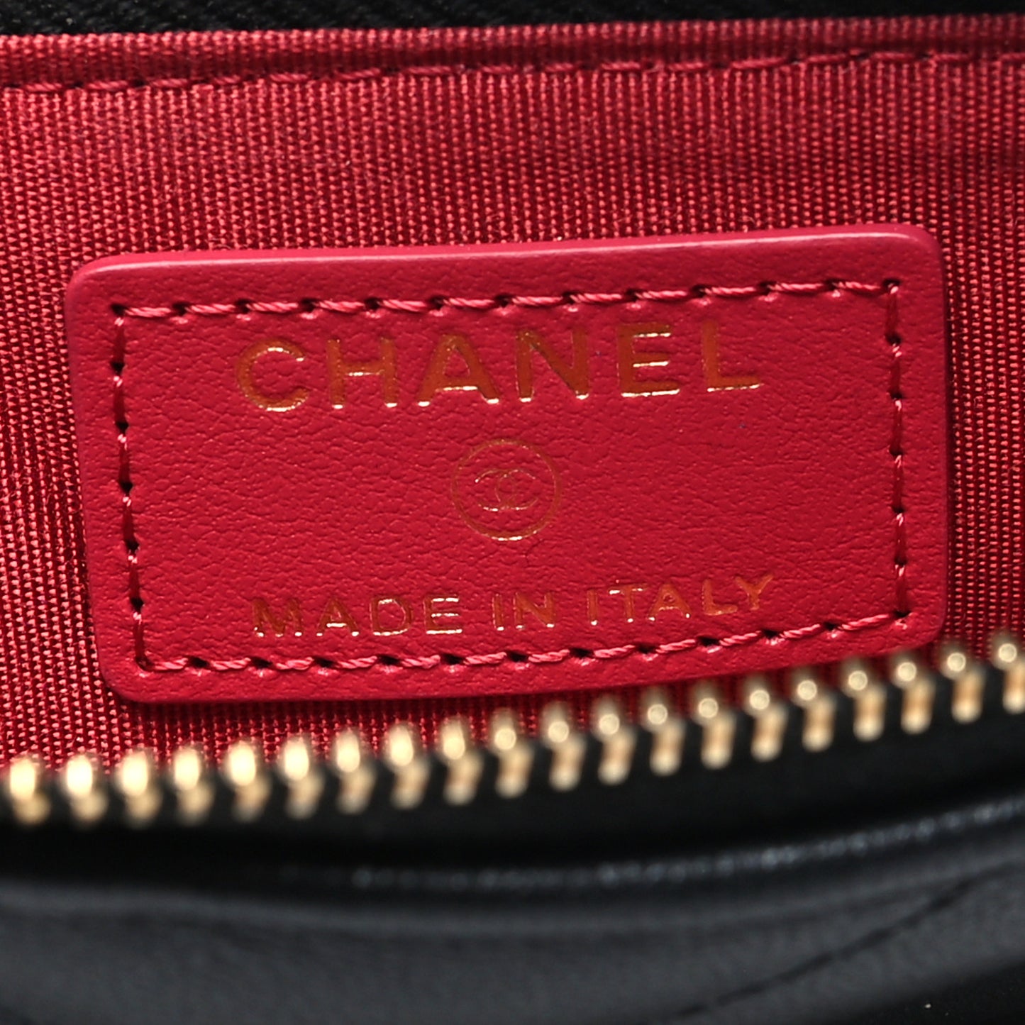 Goatskin Quilted Chanel 19 Phone and Card Holder Black