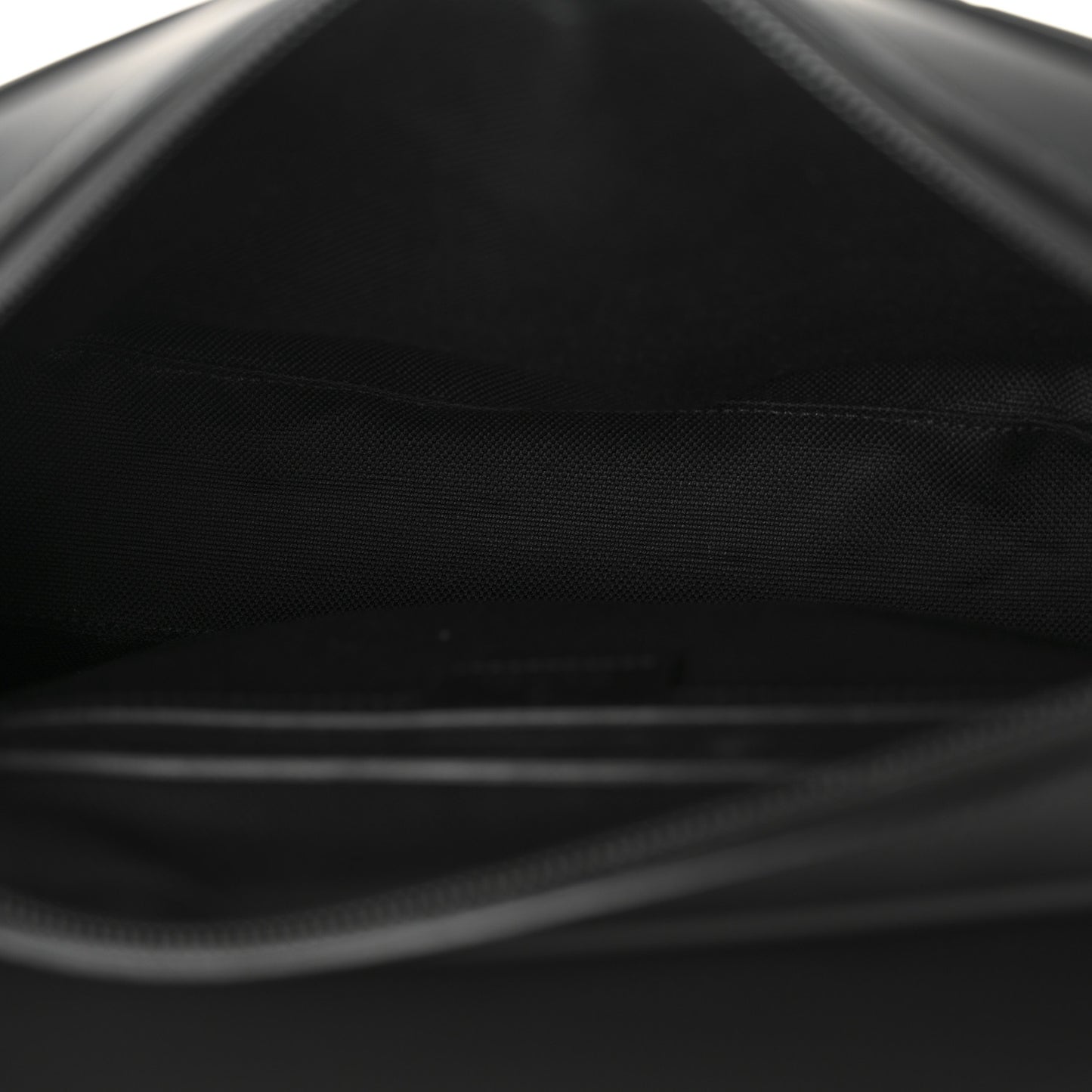 Rubber Effect Calfskin GG Medium Messenger Bag Black