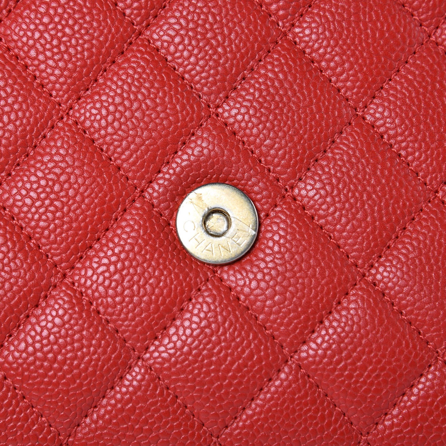 Caviar Quilted Medium CC Filigree Flap Red