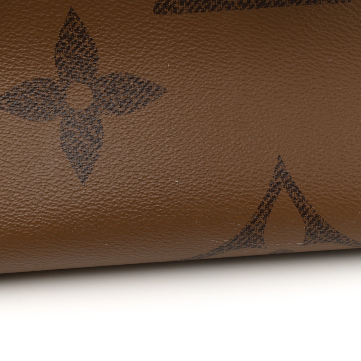 Reverse Monogram Giant Onthego MM