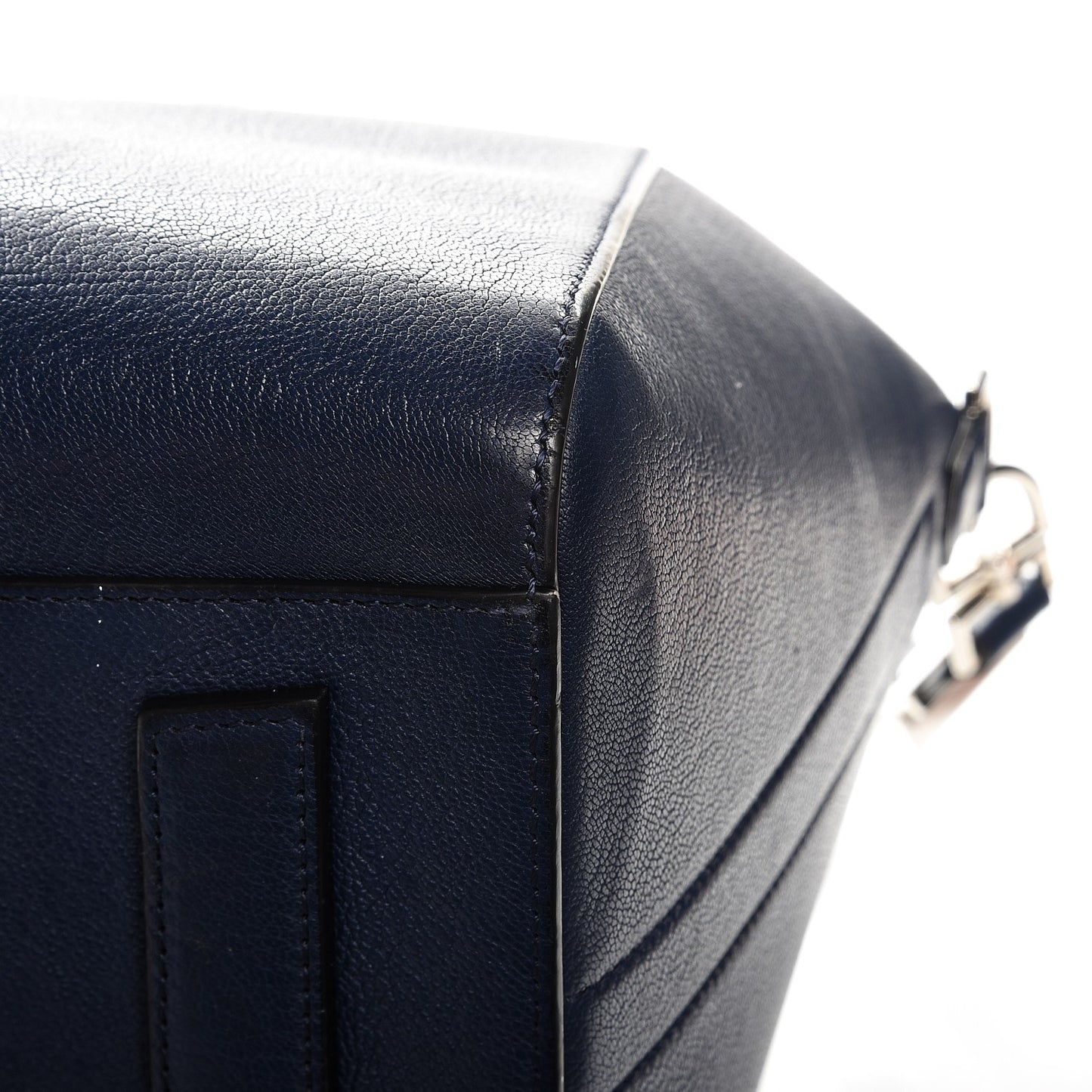 Sugar Goatskin Medium Antigona Navy