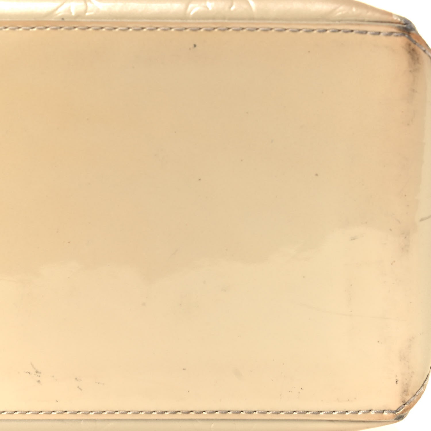 Louis Vuitton Vernis Wilshire MM Blanc Corail 24 of 24