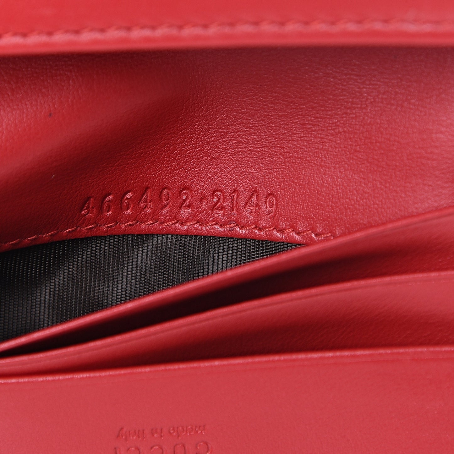 Calfskin Matelasse GG Marmont Card Case Wallet Hibiscus Red