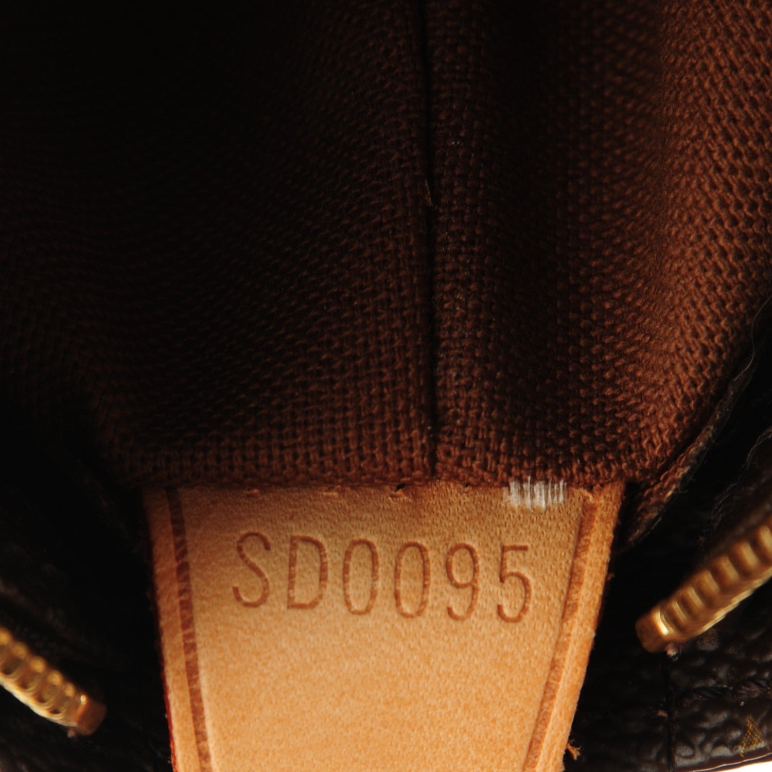 Louis Vuitton Monogram Cabas Mezzo 6 of 7