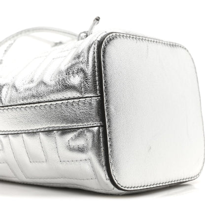 Fendi X MARC JACOBS Agnello Laminato Trapunta FF Mini Mon Tresor Bucket Bag Argento 9 of 10