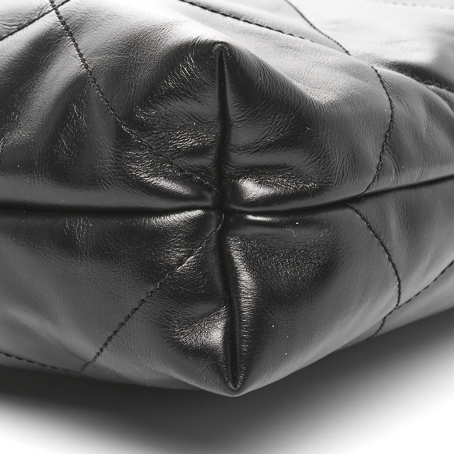 Shiny Calfskin Quilted Chanel 22 Black