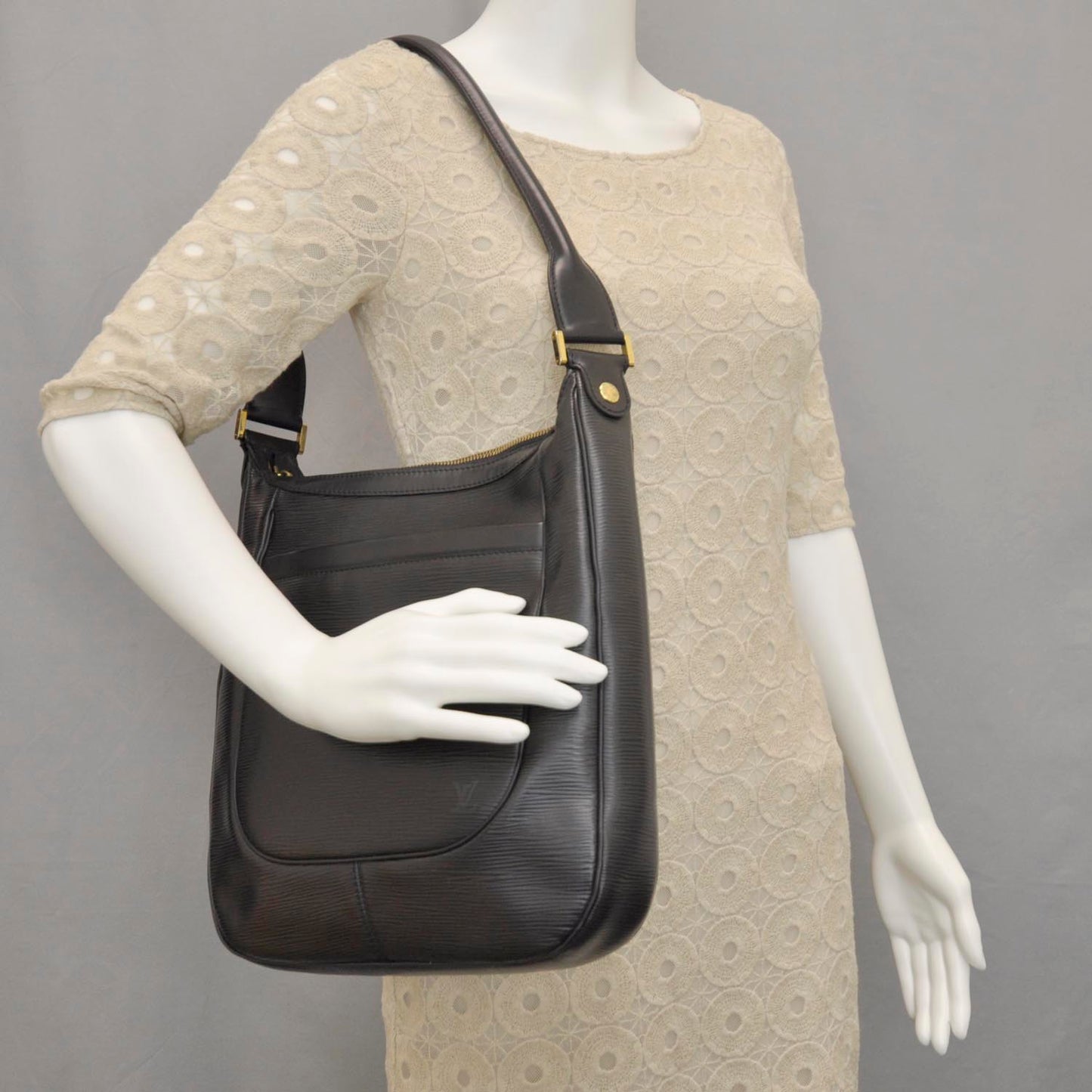Epi Salabha Black Bag