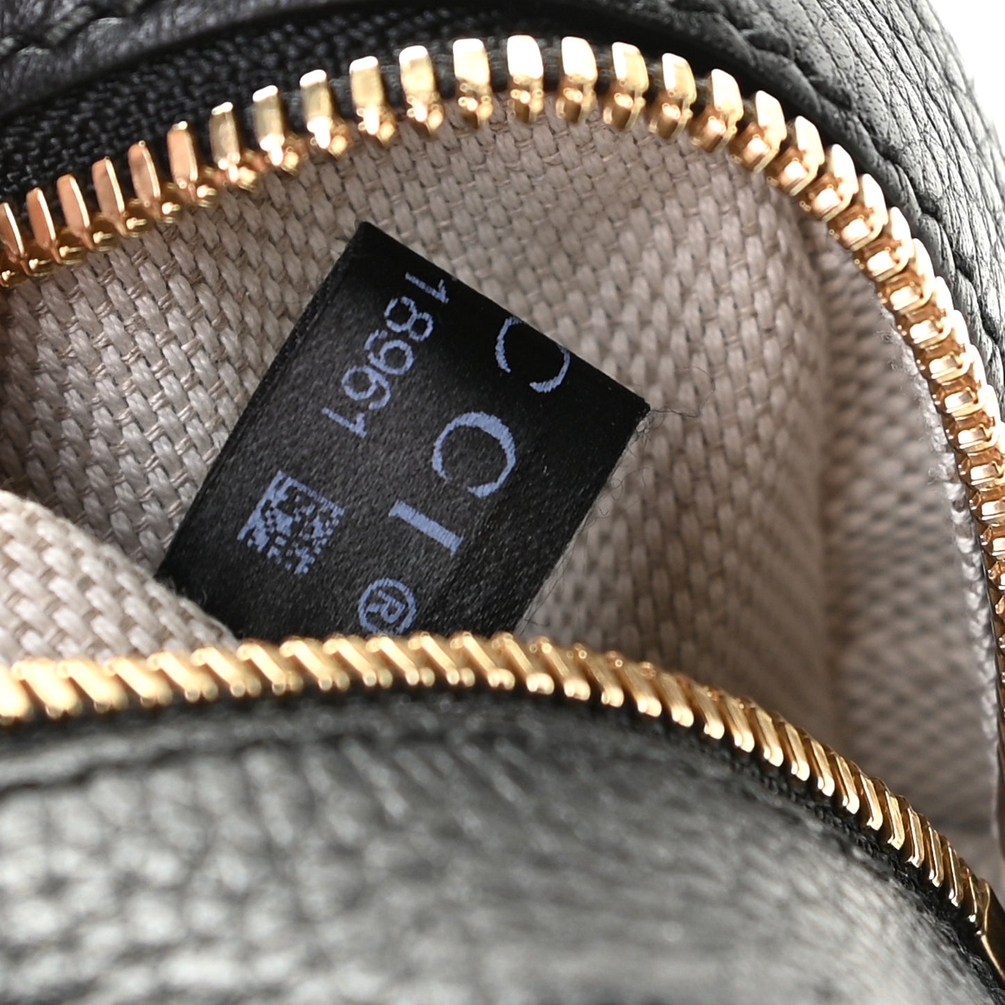 Pebbled Calfskin Small Soho Disco Bag Black