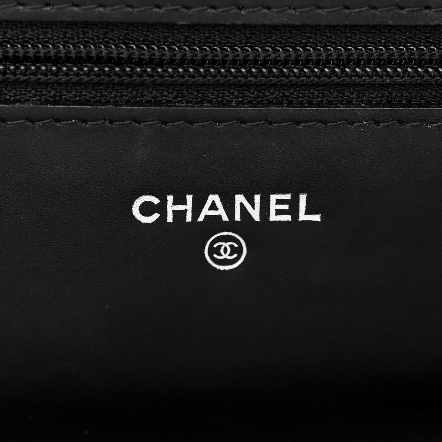 Patent Quilted Wallet On Chain WOC Black