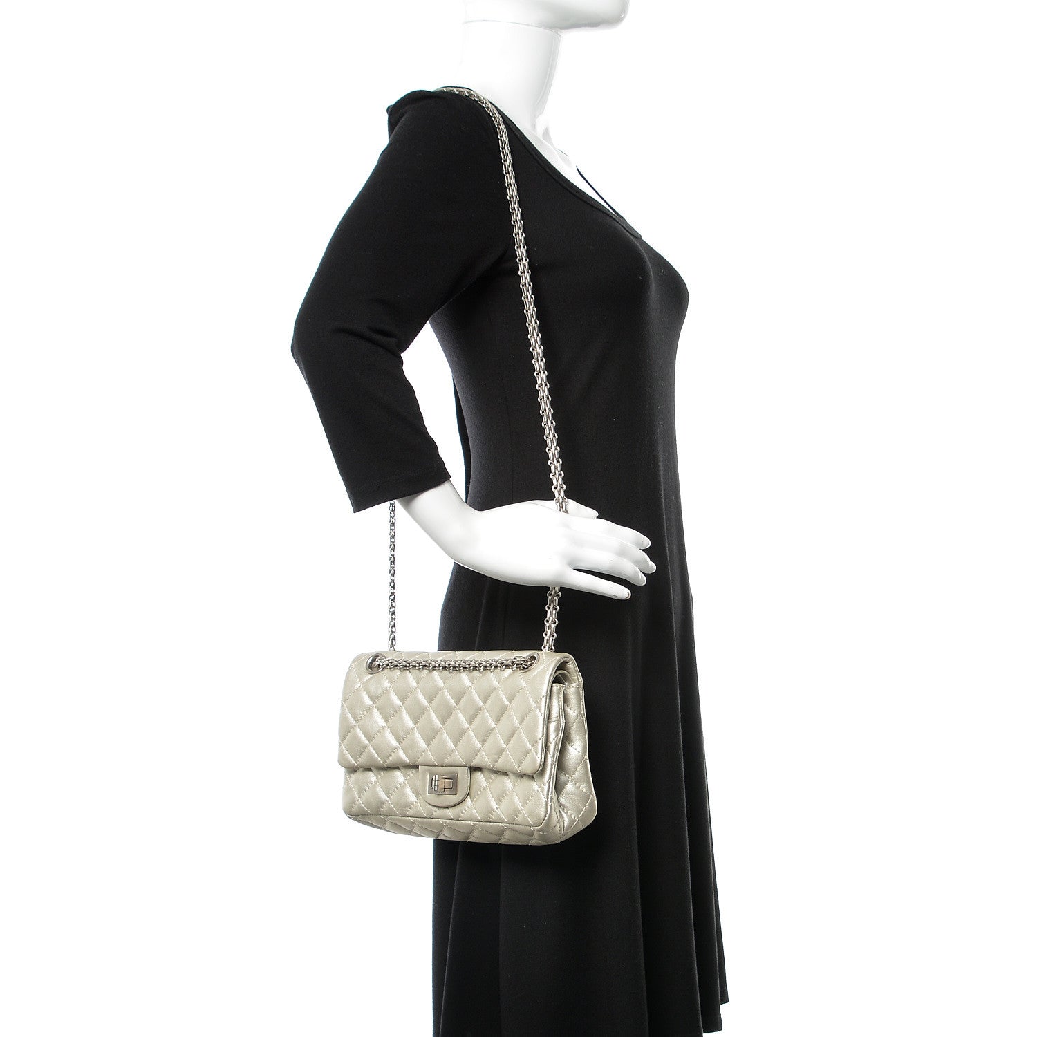 Chanel Metallic Lambskin 2.55 Reissue 225 Flap Pale Gold 3 of 32