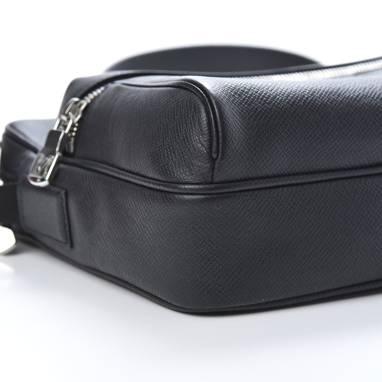 Louis Vuitton Taiga Outdoor Messenger PM Black 9 of 10