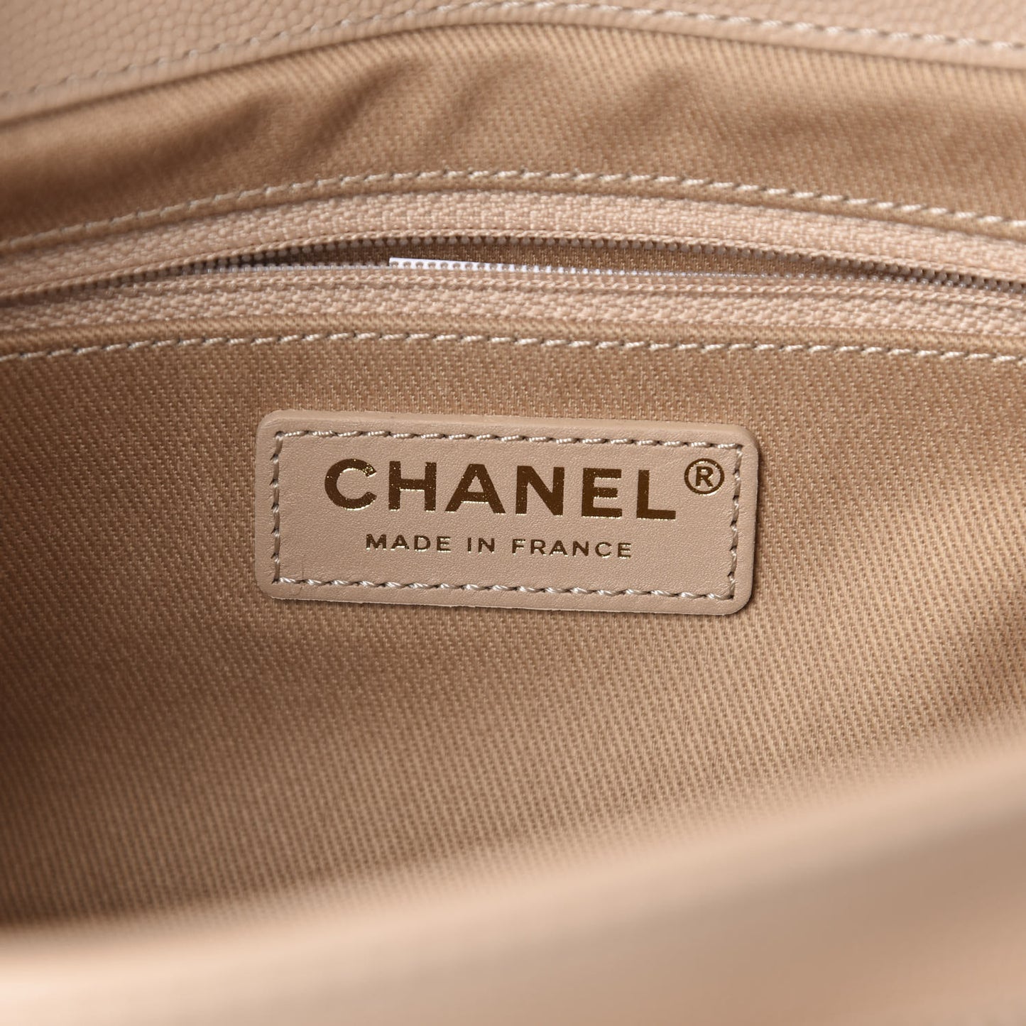 Caviar Quilted Medium Business Affinity Flap Beige