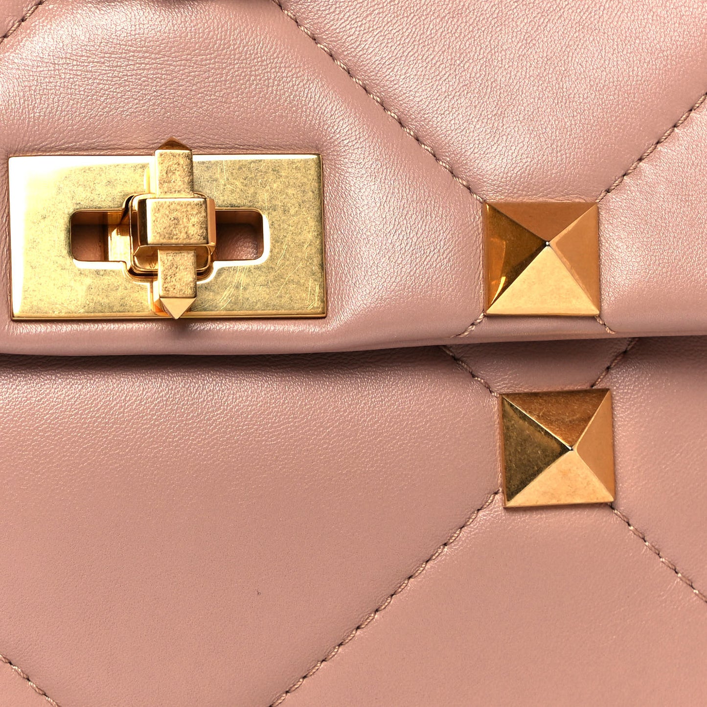 Nappa Large Roman Stud Shoulder Bag Rose Cannelle