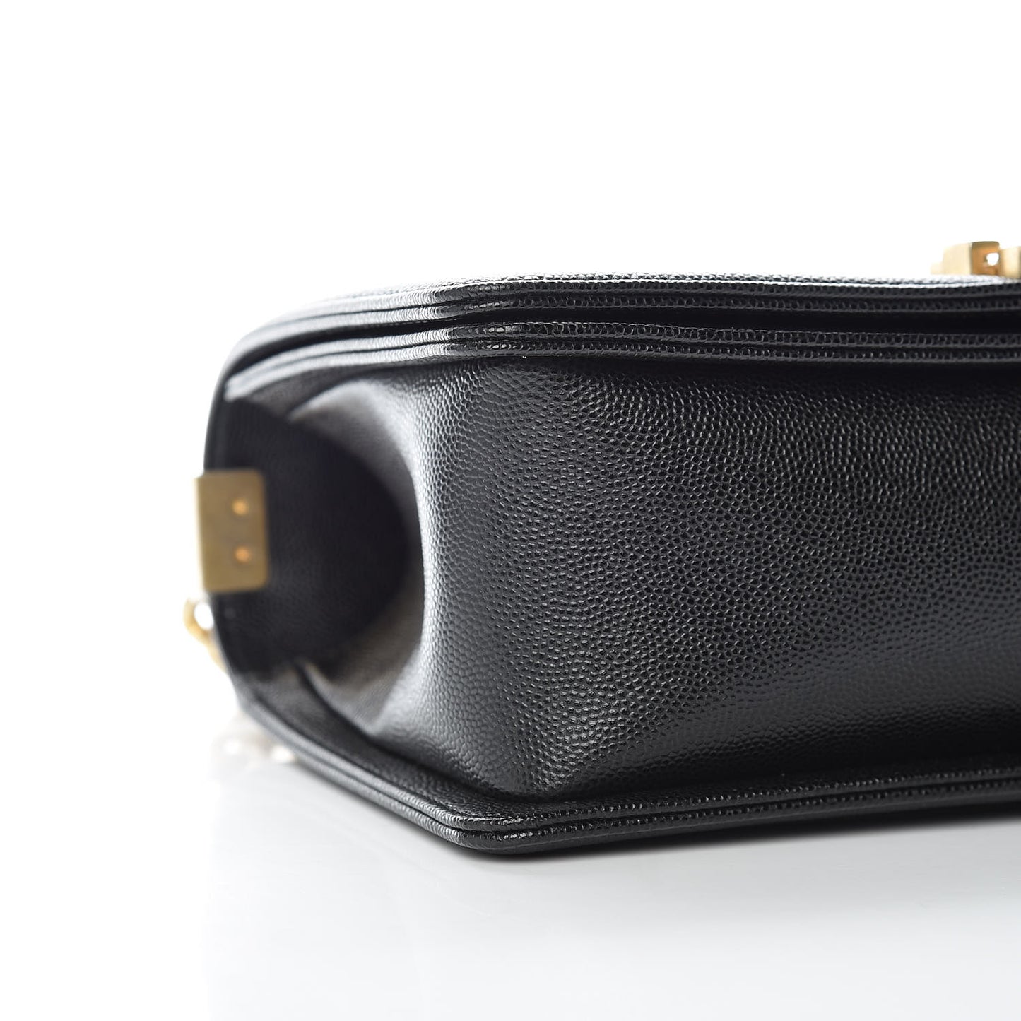 Caviar Quilted Medium Boy Flap Black