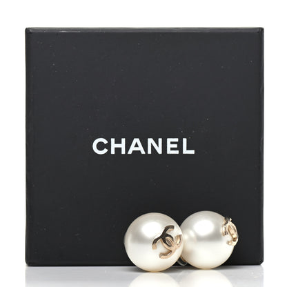 Chanel Pearl CC Large Earrings Gold 5 of 5