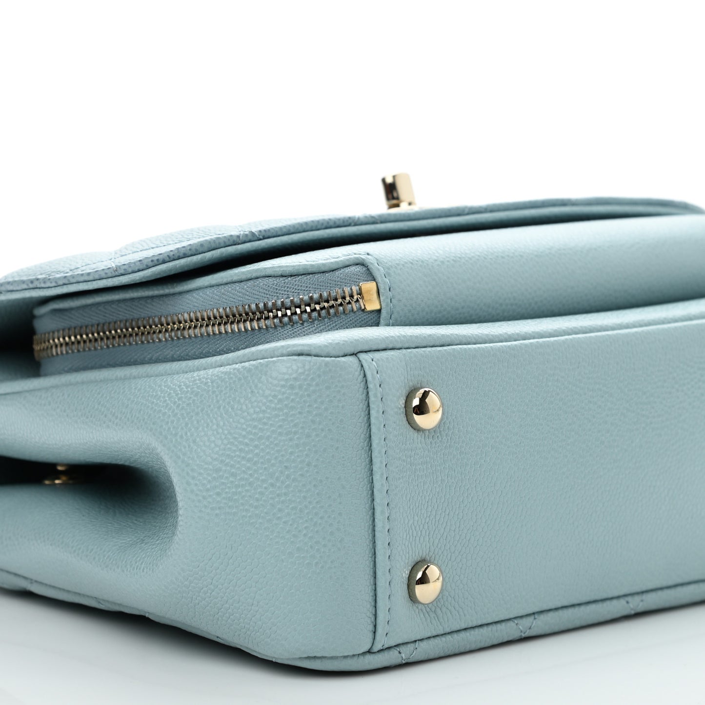 Caviar Quilted Medium Business Affinity Flap Light Blue