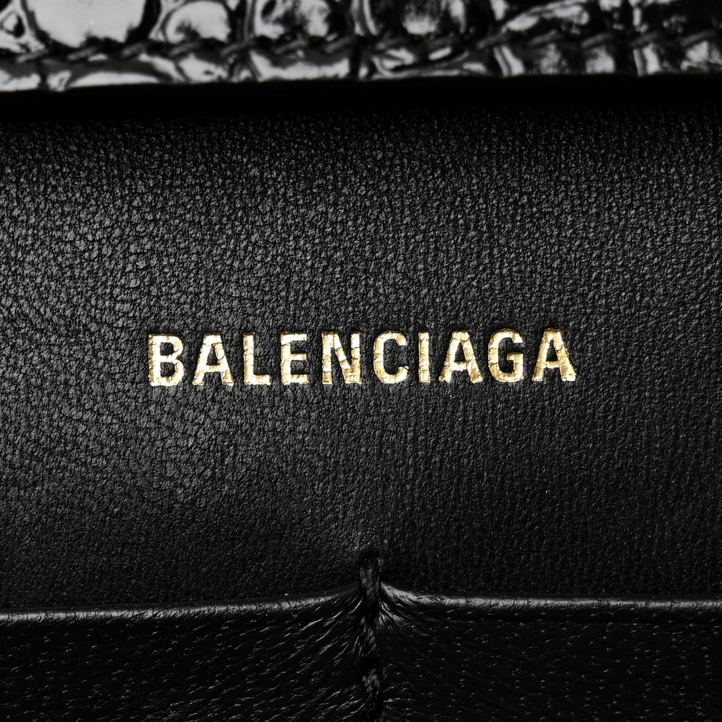 Shiny Calfskin Crocodile Embossed Hourglass Chain Bag Black