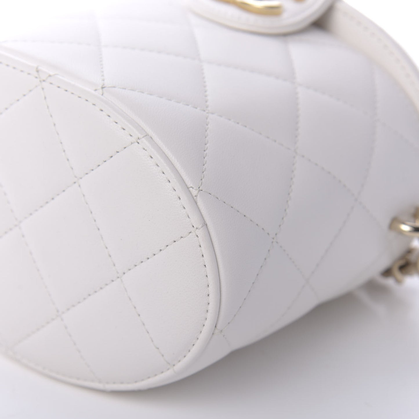 Lambskin Resin Elegant Chain Vanity Case White