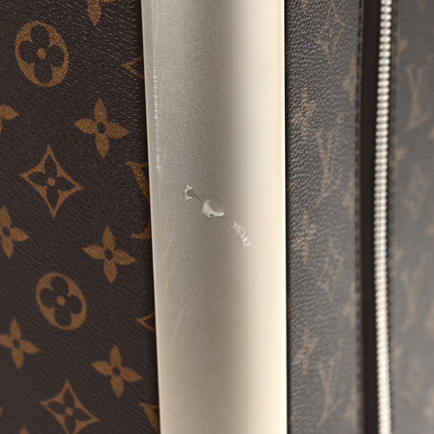 Monogram Horizon 55 Coquelicot