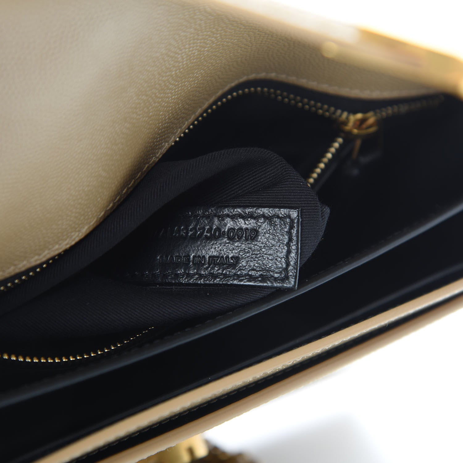 Saint Laurent Grain De Poudre Monogram Cassandra Clasp Bag Latte 7 of 10