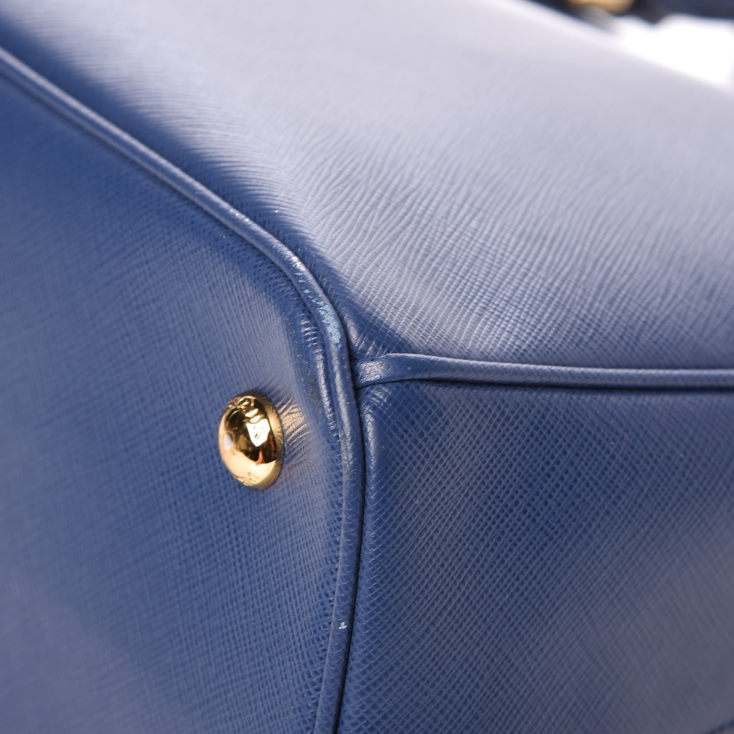 Saffiano Lux Medium Tote Bluette