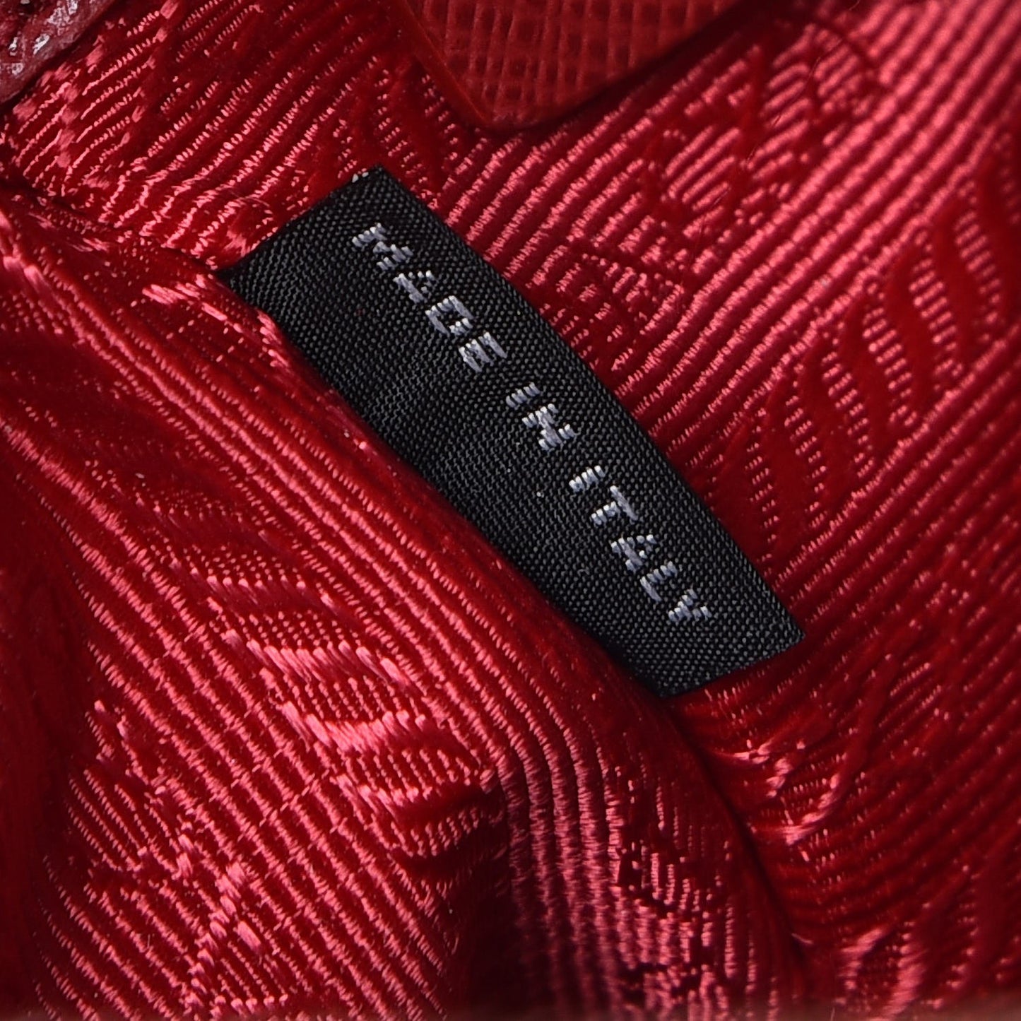 Saffiano Medium Galleria Double Zip Tote Fuoco