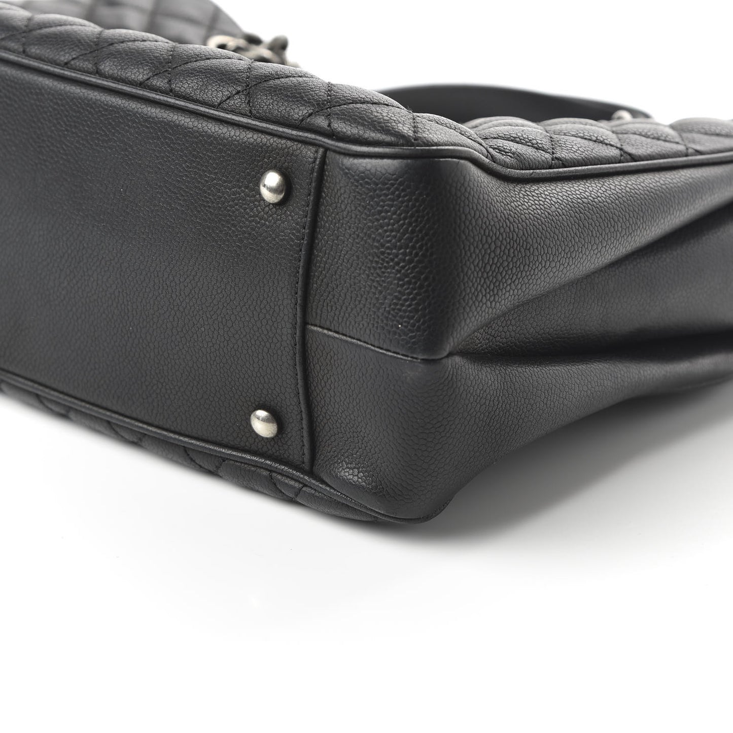 Caviar Quilted Medium Rock In Rome Tote Black