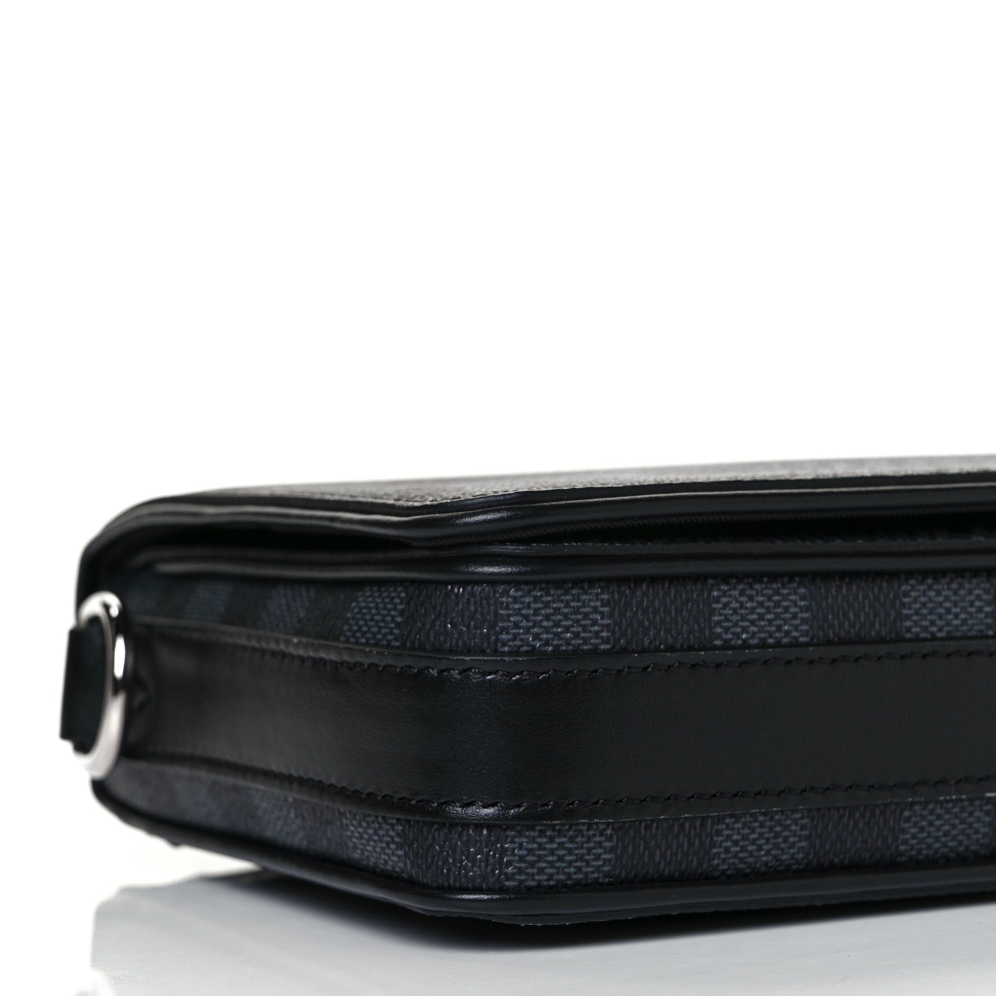 Damier Graphite 3D Studio Messenger