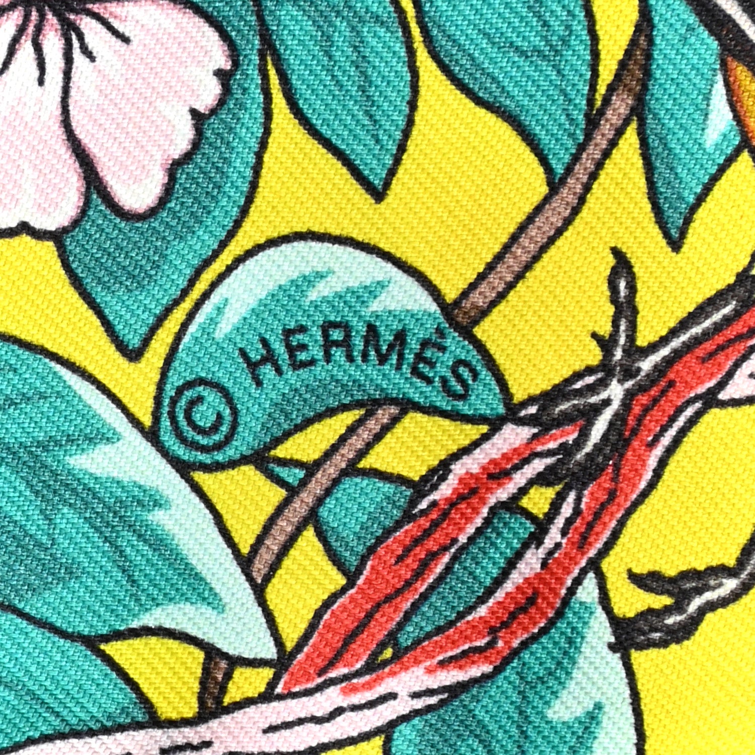 Hermes Silk Jungle Love Love Twilly Jaune Vif Canard 3 of 4