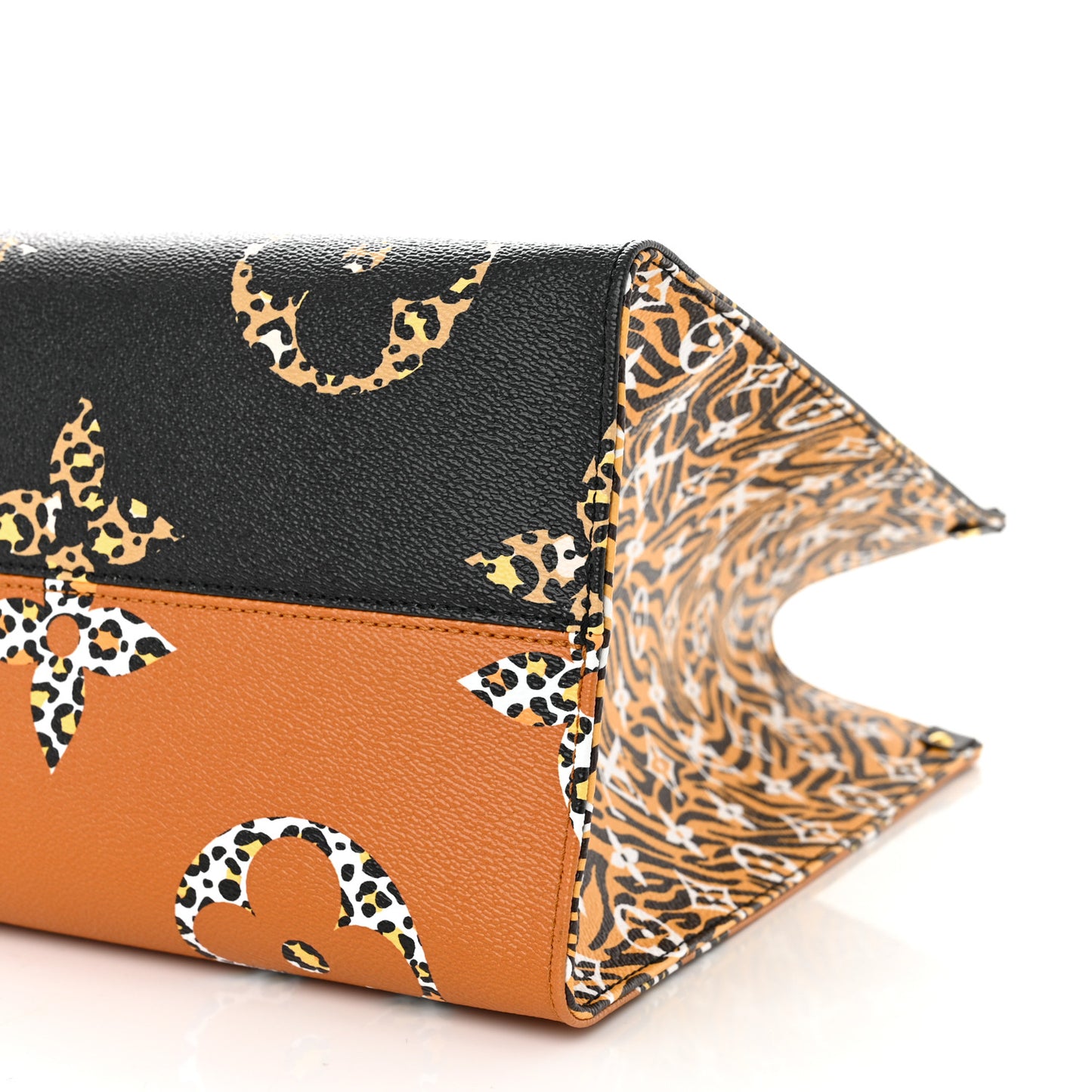 Monogram Giant Jungle Onthego GM Black