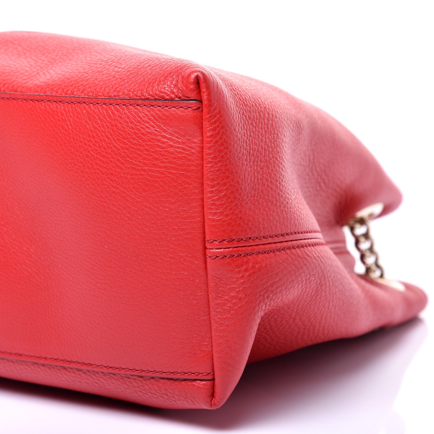 Pebbled Calfskin Medium Soho Chain Shoulder Bag Tabasco Red