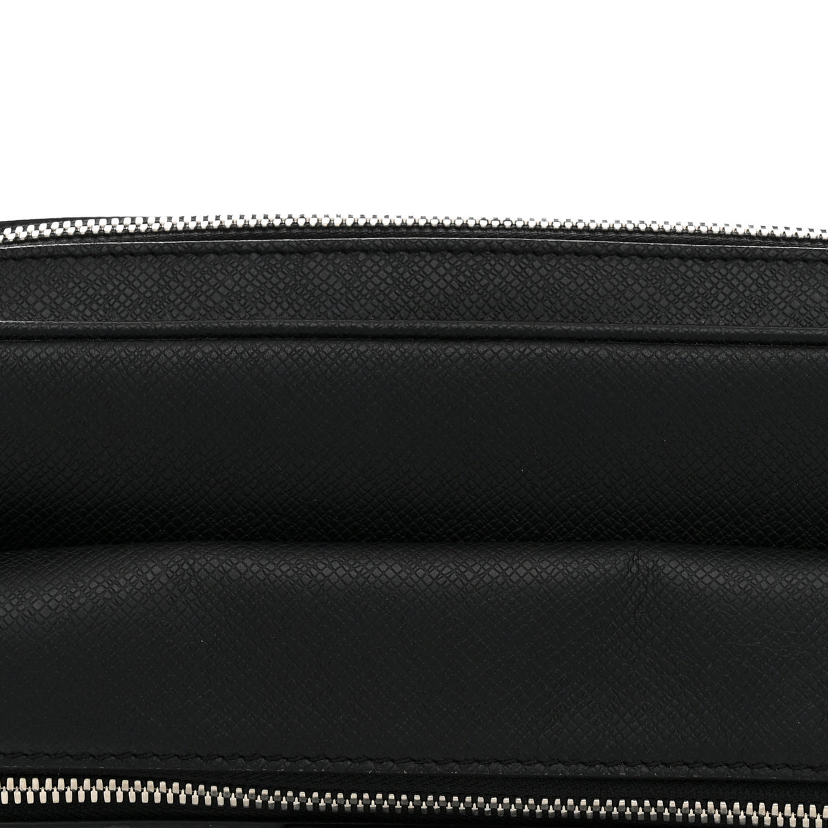 Taiga Monogram Eclipse Outdoor Messenger Black