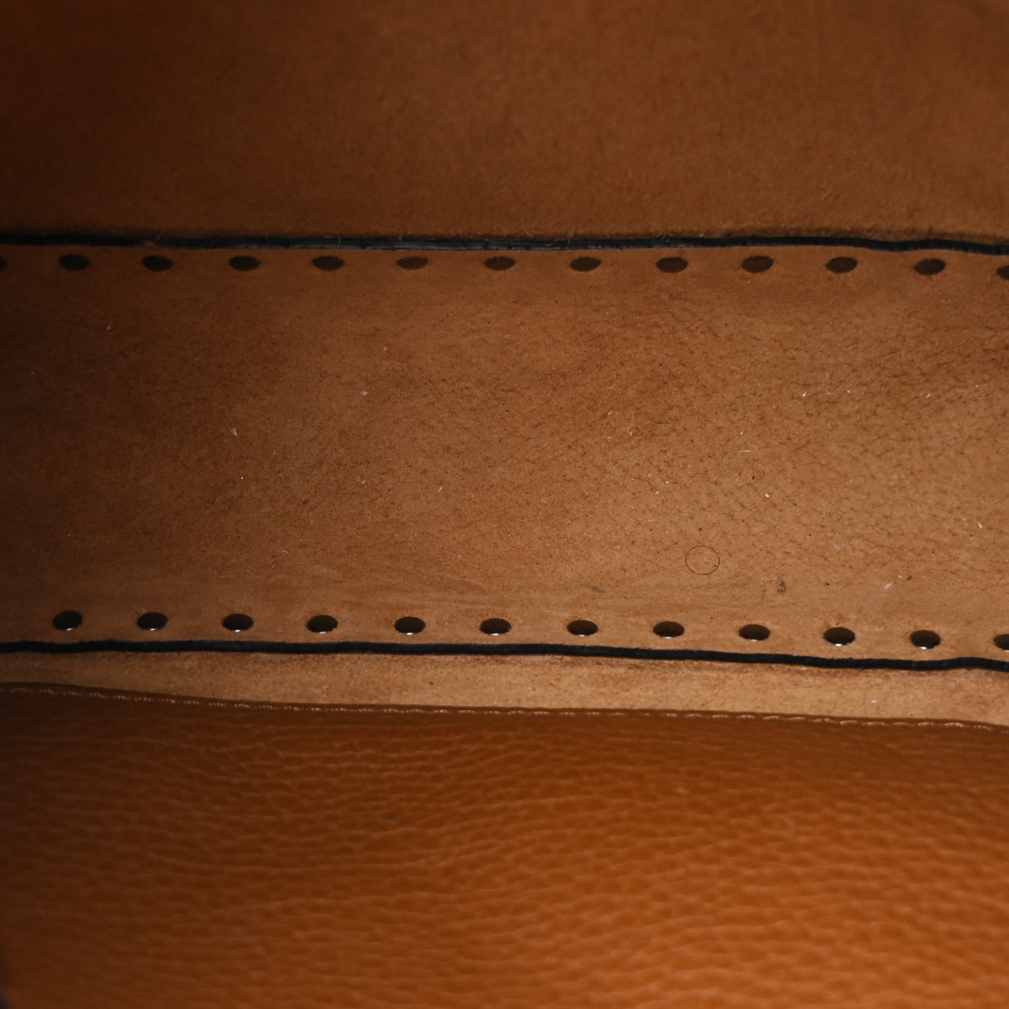 Pebbled Calfskin Small Rockstud Flip-Lock Messenger Bag Light Cuir