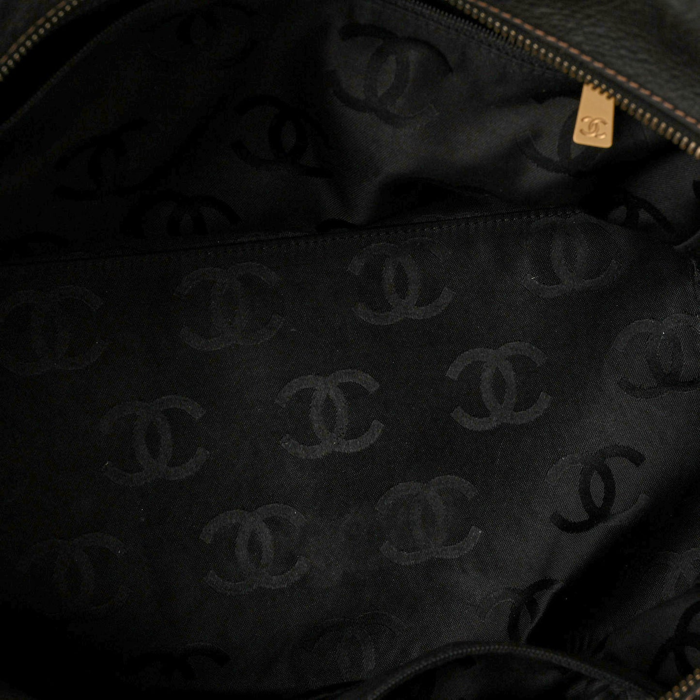 Grained Calfskin CC Stitched Shoulder Bag Black