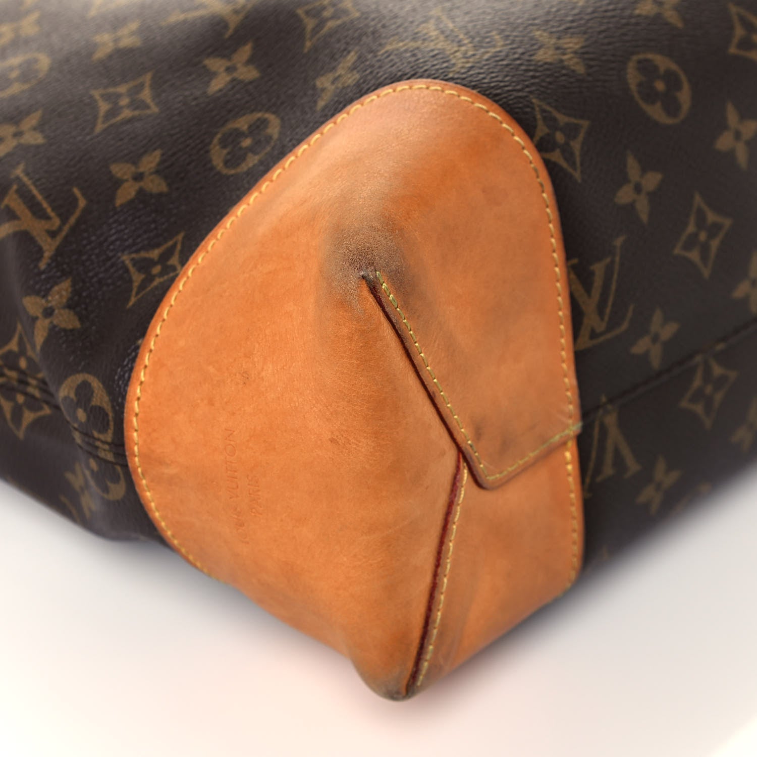 Louis Vuitton Monogram Berri MM 8 of 16